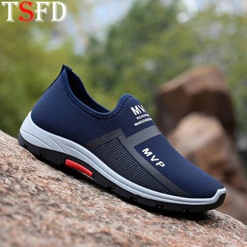 Ultralight Man Shoes Slip-on Sport Sneakers Low Top Running Shoes for Men Mesh Shoe Mens Sports Flats Shoe Men Trainers New V25
