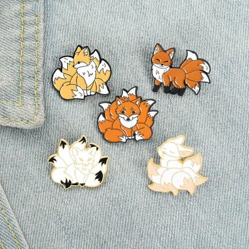 Cute Little Fox Enamel Pin Cartoon Animal Brooches Lapel Pins Backpack Big Tail Fox Badge Jewelry Gifts for Friends Wholesale