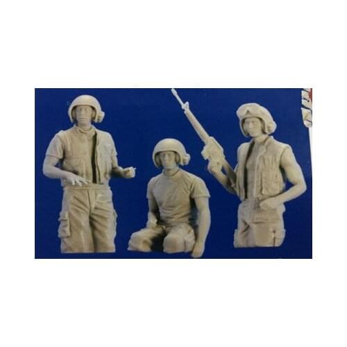 1/35 Scale Models Miniature Resin WW2 US Tank Car Three Members WWII Figure Unpainted Model Kit Handmade DIY