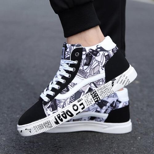 Fashion Sneakers For Men Classic Graffiti Lace-up High Style Spring Autumn Vulcanized Flat With Camouflage Casual Shoes Men