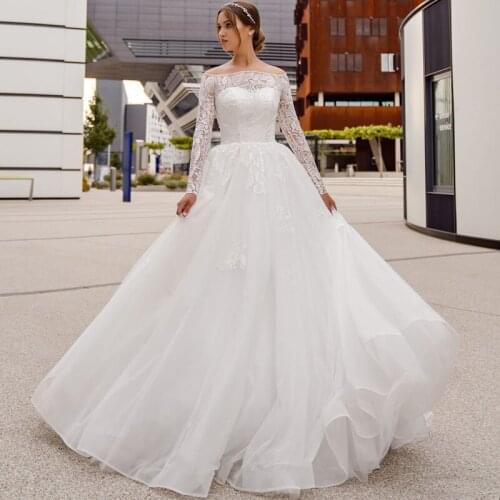 Luxury Boat Neck Embroidery Appliques Tulle Off the Shoulder Bridal Ball Gown 2021 Hot Sale Chapel Train Button Wedding Dress