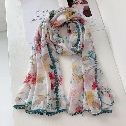 2020 Fashion Autumn Women Viscose Scarf Vintage Floral Pom Pom Beach Hijab Shawls and Wraps Female Foulards Echarpe Muslim Hijab