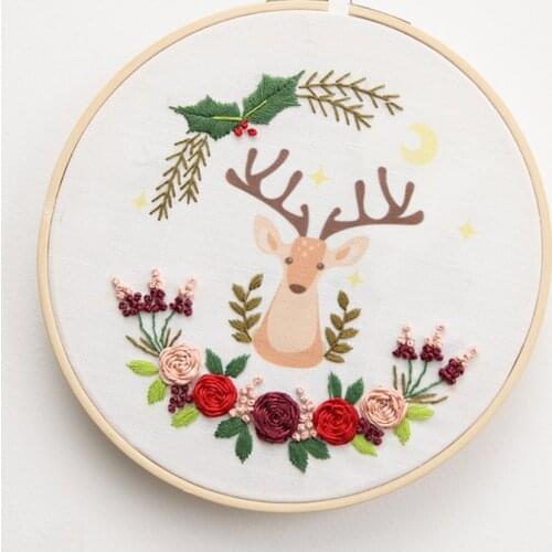 Embroidery DIY manual kit Embroidery crafts cartoon animal embroidery cloth art rabbit hedgehog 15*15 size.Give embroidery gifts