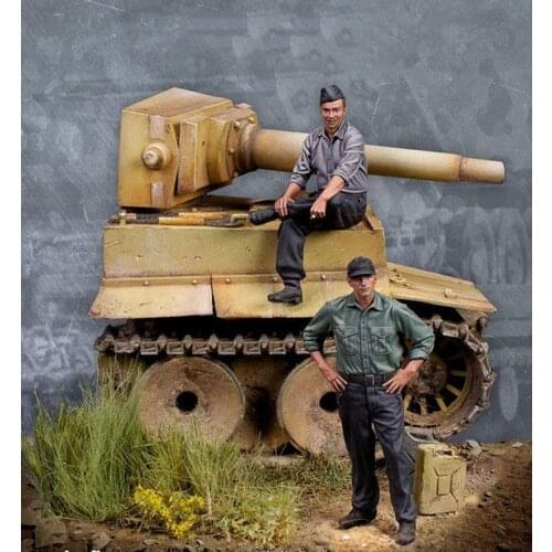 1/35 ancient man sit (2 figures and tank base ) Resin figure Model kits Miniature gk Unassembly Unpainted