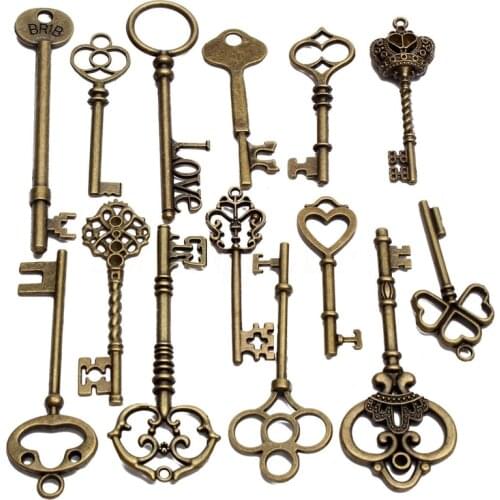 Set Of 18 Antique Vintage Old Look Bronze Skeleton Key Heart Bow Lock Pendant