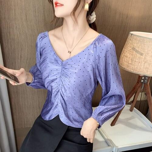 French flocking polka dot western style small shirt thin 2020 new careful machine v-neck leaking clavicle loose top