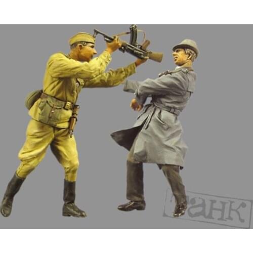 1/35 Scale Assembly Resin Figure kit WWII Soviet Soldier and Rebel