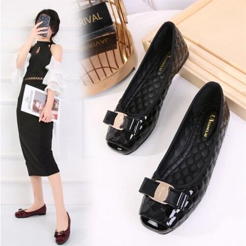 Spring New Fashion Women Flat Shoes Patent Leather Casual Metal Buckle Square Toe Boat Shoes for Office Ladies Zapatos Mujer