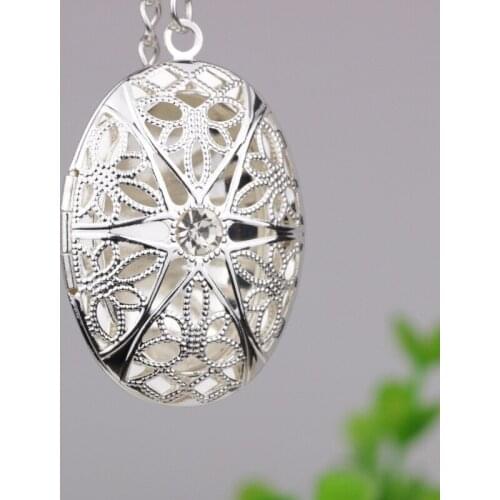 LUSTER LOTUS Women's Medallions