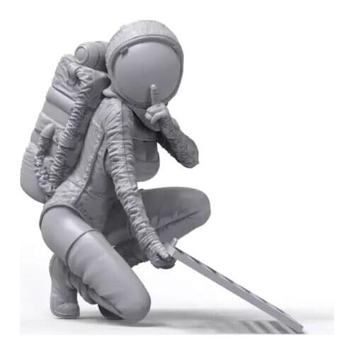 Unpainted Racing Girl GK Resin Figure 1/24 Scale Model Kit Self-Assembled Colorless Figures Resin Kit LW.39