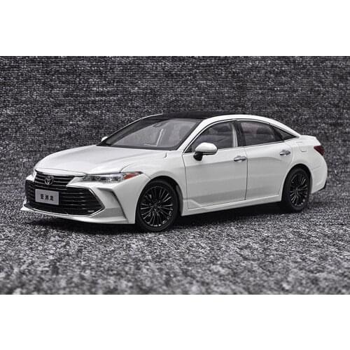 1/18 Scale Toyota Avalon White DieCast Car Model Toy Collection Gift
