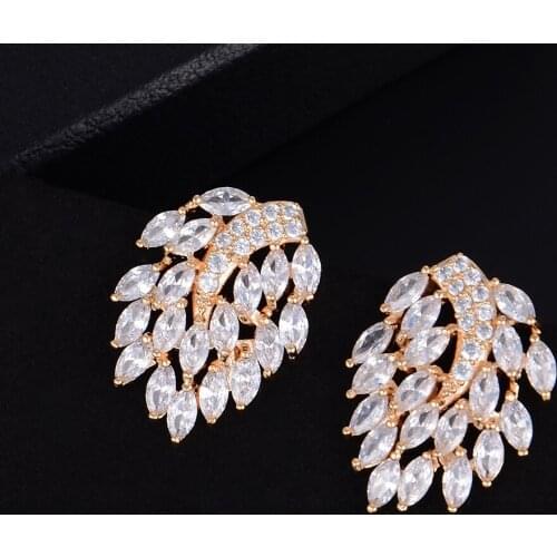 LARRAURI Trendy Clear Cubic Zirconia Silver Gold Bridal Wedding Fantastic Stud Earring Leaves Shape Jewelry Design Fashion