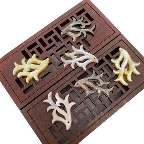 Shell Pendant Natural Seawater Irregular Shaped Necklace Pendant Pink Yellow Black Shell DIY Handmade Hanging Jewelry Decoration