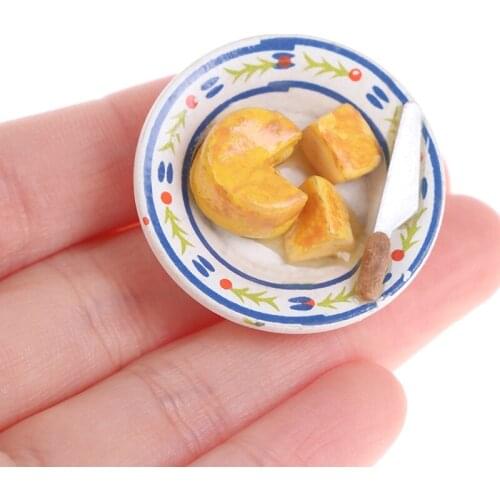 1:12 Dollhouse Miniatures Food Cheese Cake on Porcelain Plate Table Decor Classic Pretend Play Kitchen Toys Gifts Presents 3.3cm