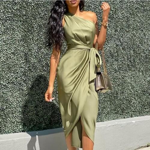 Summer New Women Fashion Dark Green Dress Long Off The Shoulder Court Train Length Sleeveless Formal Party Dresses