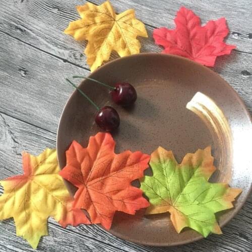 100Pcs/Bag Faux Maple Leaves Charming Fine Texture Fabric Halloween Artificial Plant Fall Leaf Realstic Artwork for Wedding