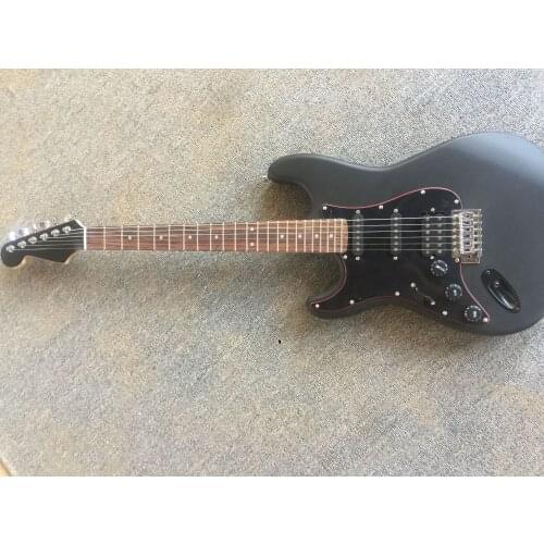 Free delivery / matte black single shake tremolo st high quality Guitar / customizable Chinese electric guitar