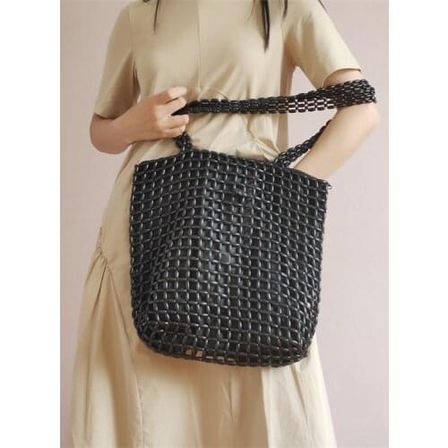【wander lamar 】2021 korean fashion design big wooden beads weaving shoulder bag