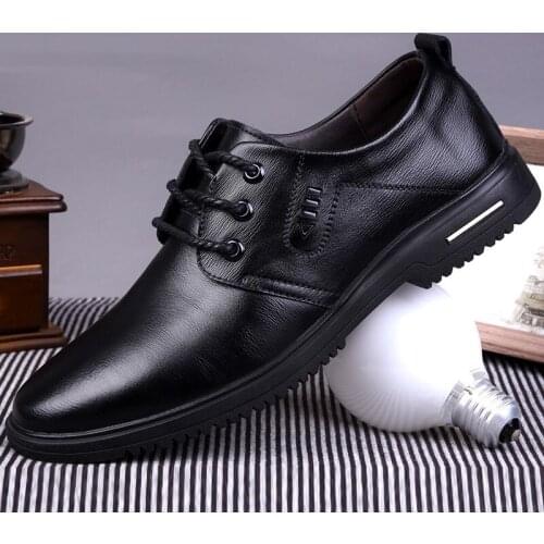 Man Flat Classic Men Dress Shoes outdoor lace up genuine Leather Wing tip Carved Italian Formal Oxfords shoes