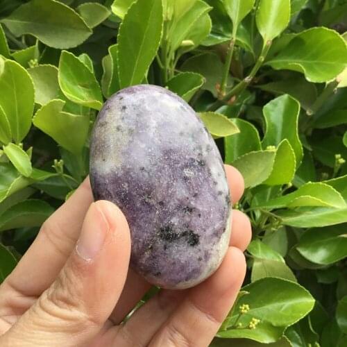 Wholesale High Quality Natural Quaerz Palm Stones Tumbled Minerals Healing Crystal Purple Leipdolite Specimen 1 PCS