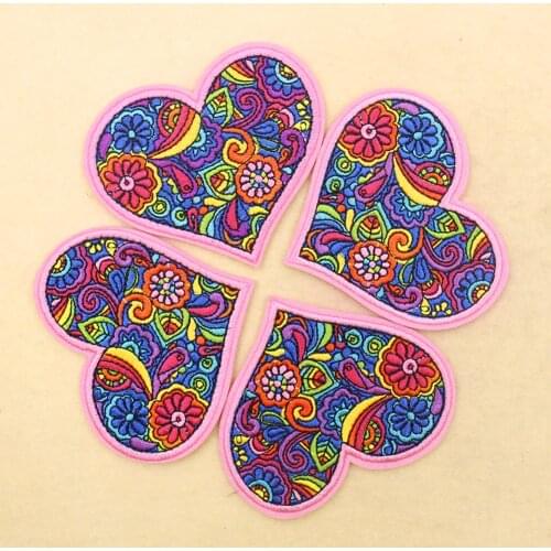 2PCS Flowers Patches Heart Shape Badges Patches Embroidery Applique Iron on Transfers for Clothing Sew on Apparel Fabric Decor