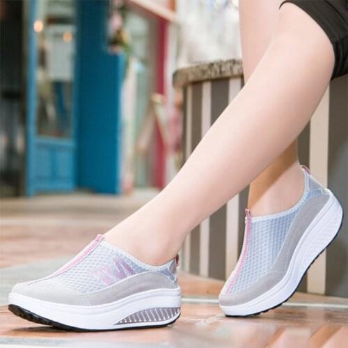 Women Casual Shoes Lightweight Slip on Wedge Platform Sneakers Women Breathable Air Mesh Summer Swing Shoes Tenis Feminino