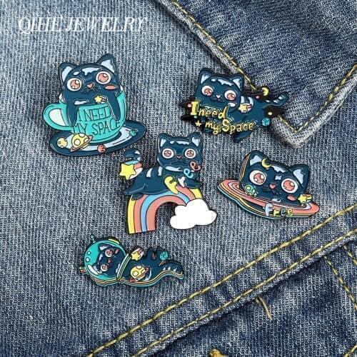 Cartoon Space Tabby Cat Enamel Lapel Pins Cute Animals Brooches Badges Fashion Rainbow Pins Gifts for Friends Jewelry Wholesale
