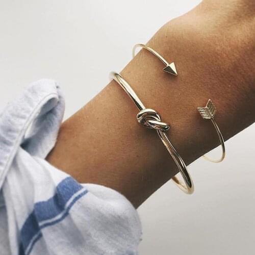 Fashion New Womens Arrow Knotted Open Bracelet Set Famous Street Shot in Europe and America Wholesale