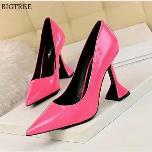 Shiny Patent Leather Women Pumps High Heels Pointed Toe Autumn Bride Shoes Sexy triangle Heeled Ladies Party Wedding Shoes 34-40