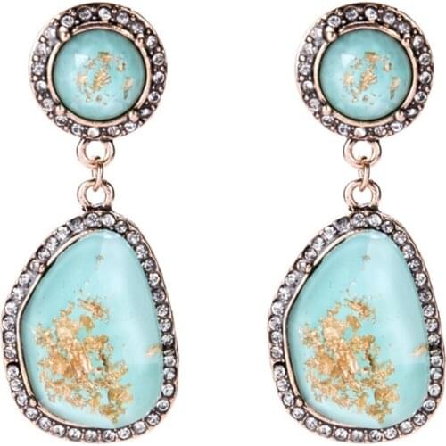 Light Yellow Gold Color Layer Geometric Shape Green Resin Stud Earrings with Rhinestone Fashion Jewelry