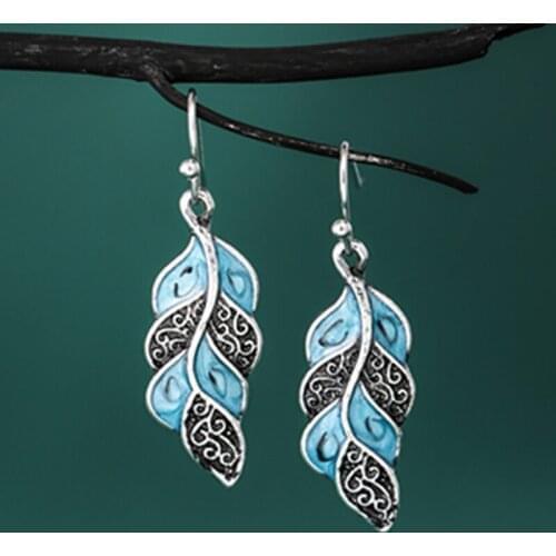 Vintage Leaf Hook Earrings Bohemian Carving Flower Pendant Feather Resin Drop Earrings Ethnic Wedding Engagement Jewelry Gifts