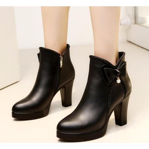 Big Size 32-43 Pointed Toe Block Heels Ankle Boots for Women Platform Shoes 2020 Autumn Winter Leather Short Boots Plush