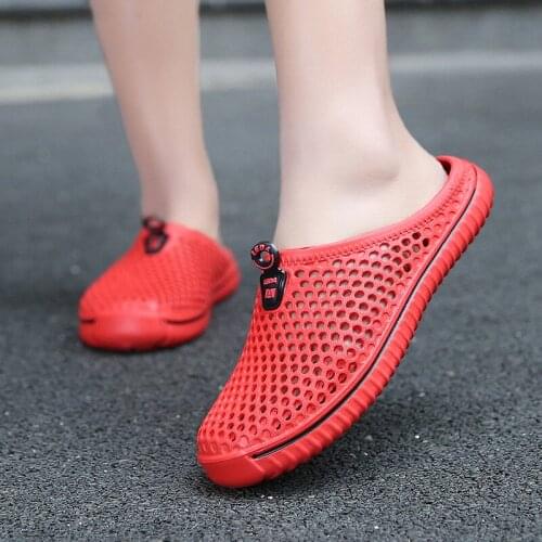 Men Summer Shoes Sandals 2020 New Garden Men Slippers Mesh Lighted Casual Water Shoes Outdoor Slipper On Shoes Beach Flip Flops