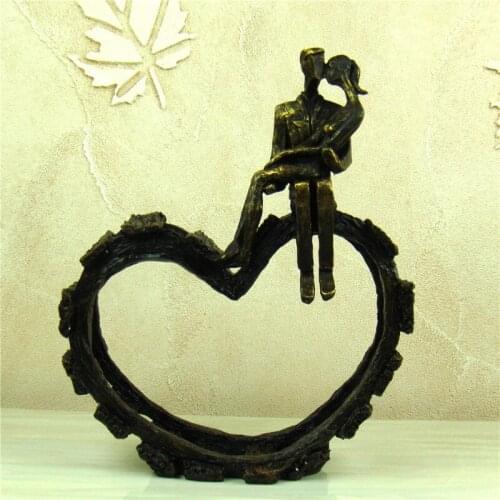Romantic Watermill Lovers Figurine Abstract Date Item Statue Couple Sculpture Resin Heart Decor Gift and Craft Iron Ornament