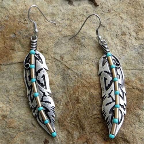 Vintage Green Beaded Feather Shape Long Drop Earrings For Women Boho Brinco Jewelry Antique Silver Carved Pattern Dangle Earring