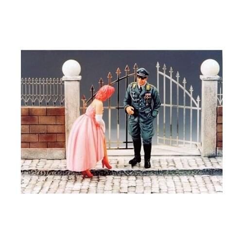 1/35 model kit resin kit Air Force Officer and Female Citizen