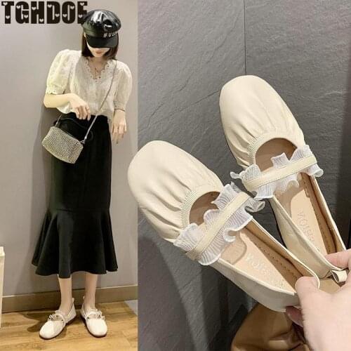 Fashion Rhinestone Flowers Low Heel Mary Janes Shoes Woman Sweet Square Toe Patent Leather Pumps Woman School Lolita Shoe