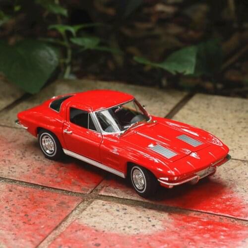 WELLY 1:24 1963 Chevrolet Corvette Alloy Luxury Vehicle Diecast Pull Back Cars Model Toy Collection Xmas Gift