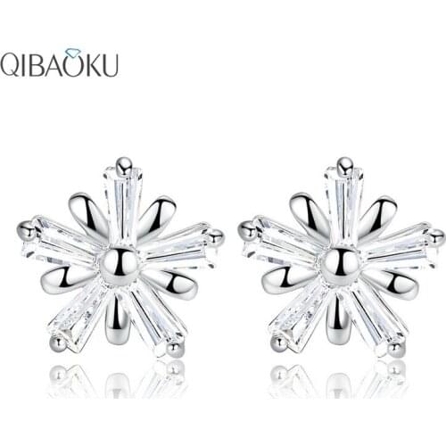 Snowflake Stud Earrings Zircon Elegant Crystal Small Earrings for Women Fashion Romantic Ear Jewelry Korean Earrings