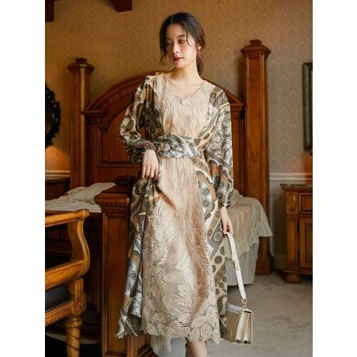 Summer New Womens Dress Bohemia Travel Holiday Retro Print Beach Dress Elegant Temperament Embroidered v-Neck Long Dress
