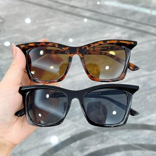 Trending American Style Vintage Square Black Women Sunglasses UV400 Luxury Designer Mens Glasses Personality Decorative Driving