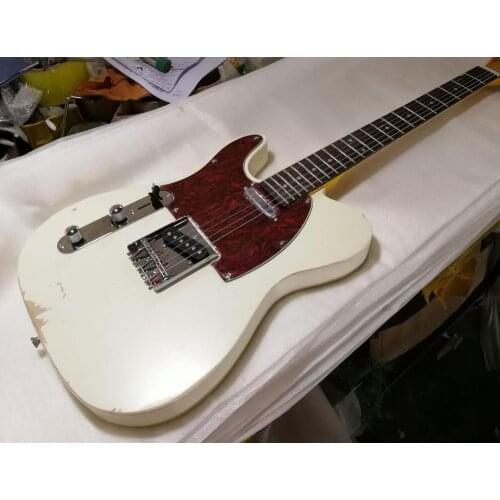 White retro backhand guitar, Red Pearl shield, rose fingerboard, basswood body, can be customized as required, free delivery
