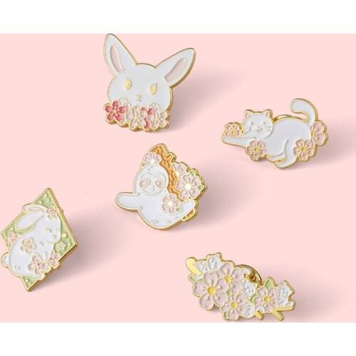 Fashion Cartoon Garland White Rabbit Metal Enamel Brooch Cute Cat Sloth Badge Charm Lapel Backpack Jewelry Accessories Gift