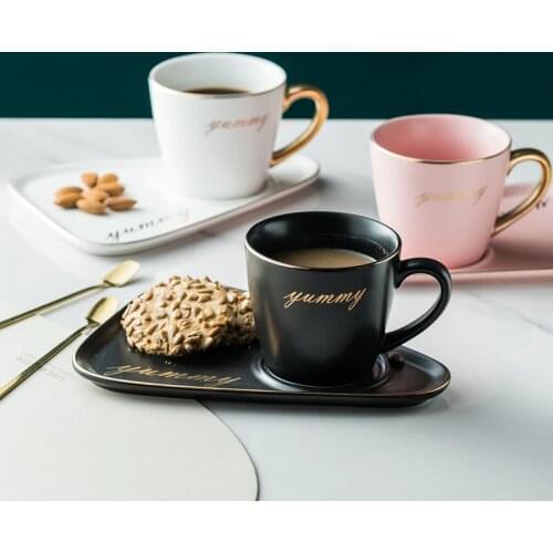 Micnkc Cups And Saucers