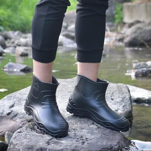 Super light rain shoes mens plastic short water boots low top light rain boots anti slip waterproof fashion water shoes rubber