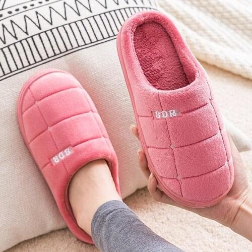 2021 Women Embroidery Letter Cotton Slippers Indoor Non-slip Soft Platform Slides Winter Warm Plush Closed Toe Ladies Shoes