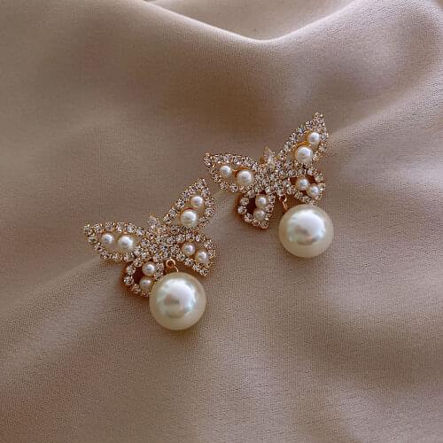 2021 Wholesale South Korea Fashion New Crystal Pearl Butterfly Earrings Fashion Super Fairy Earrings Female Earrings