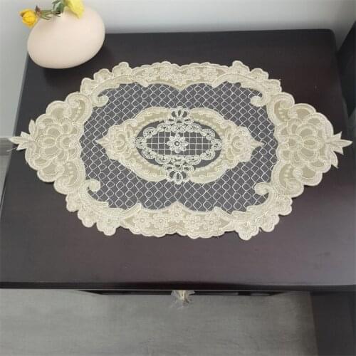 Luxury European Style Embroidery Stitching Oval Placemat Bedroom Living Room Bedside Table Mat Christmas Wedding Special Coaster
