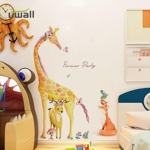 Cute Animal Giraffe Wall Stickers For Kids Room Self-adhesive Baby room Decor Bedroom Wall Decoration home Decor Fun Sticker