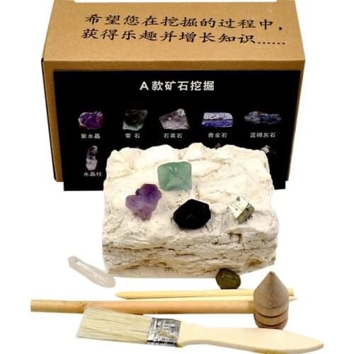 Children dig ore to find gems toys puzzles archeology handwork gifts Crystal ornaments